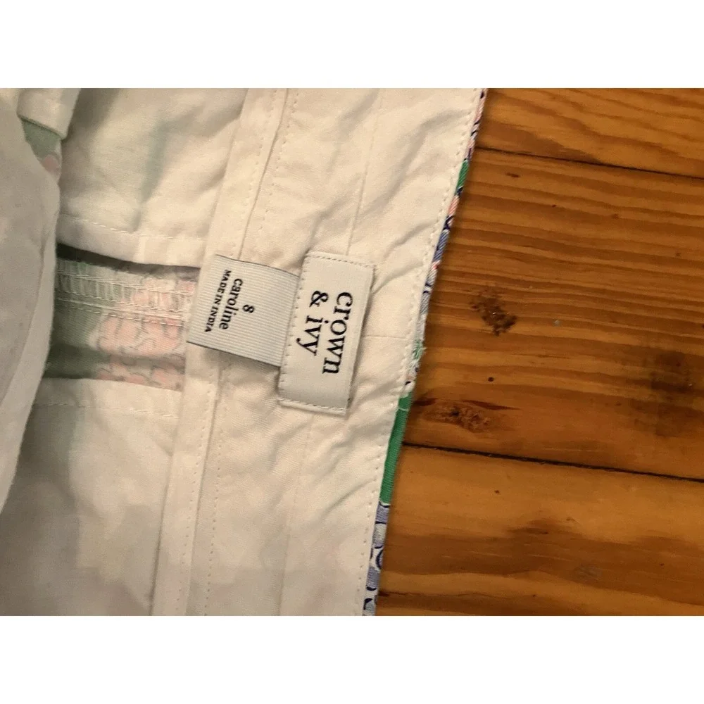 Crown & Ivy Shorts Size 8‎ CAROLINE Women's Hydrangea Floral Pockets